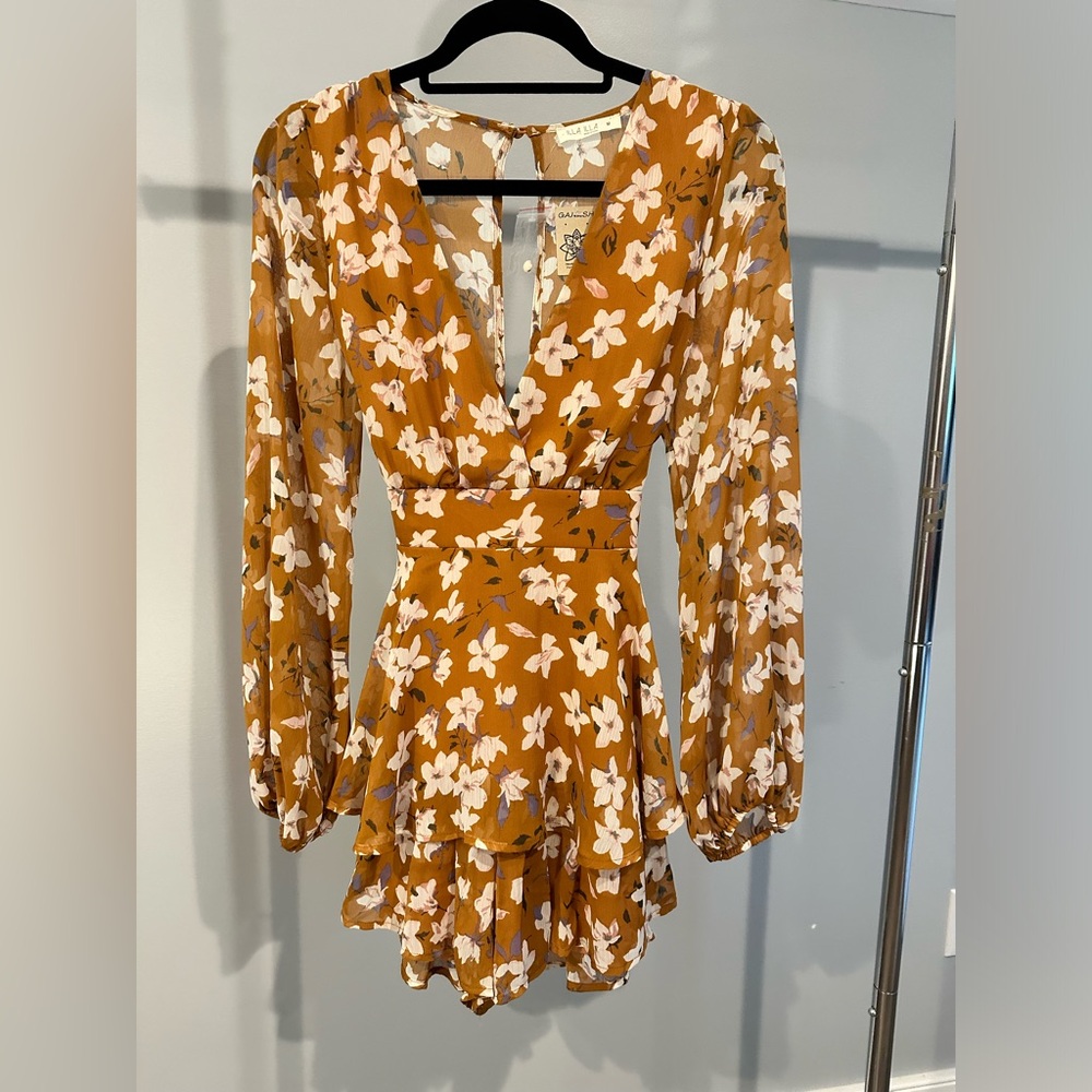 Very cute floral long sleeve summer dress